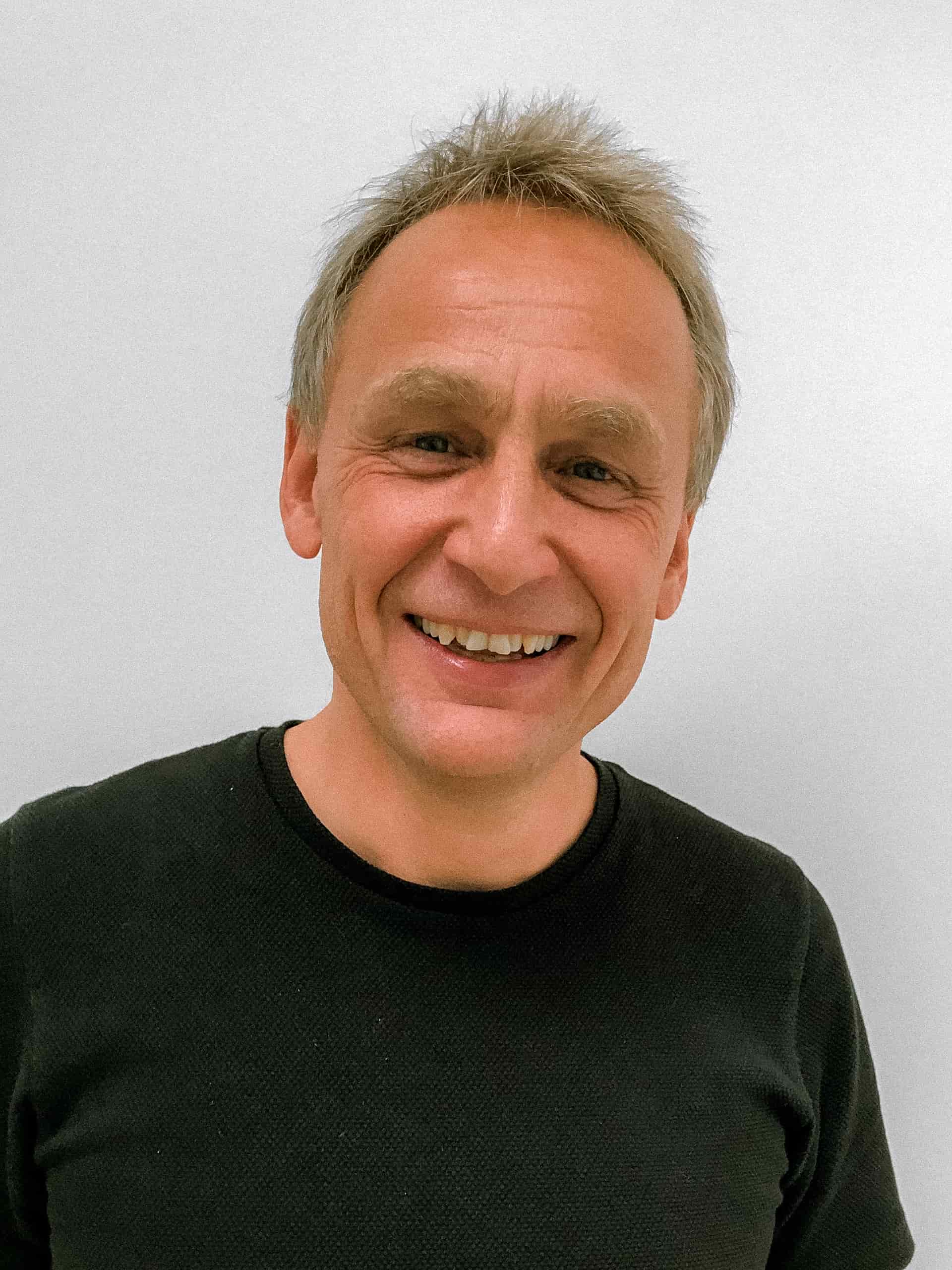 Portræt af Peter Skov Madsen, som er lærer og PAF Vejleder på Katrinedalskolen.